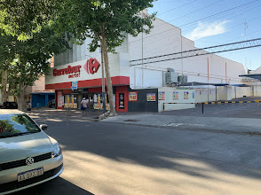 Carrefour Suipacha 556