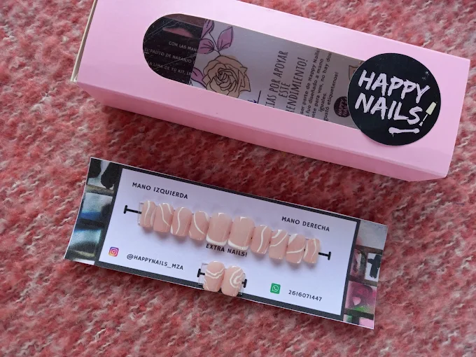 Happy-Nails