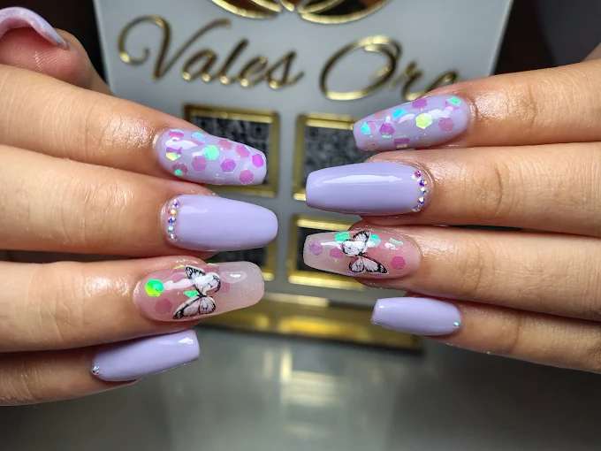 Uñas Vales Oro