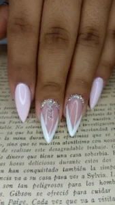 Zafiro Nails
