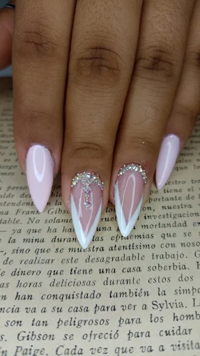 Zafiro Nails