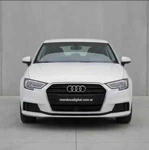 Vista frontal exterior de Audi A3 sedán blanco en venta en Mendoza.
