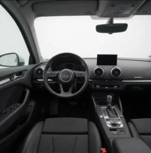 Puesto de conducción, volante e interior de Audi A3 usado en Mendoza.